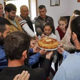 Литургија у селу Подљут