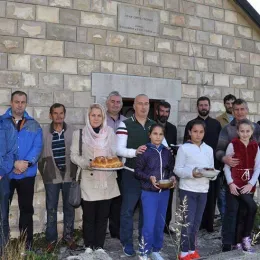 Литургија у селу Подљут