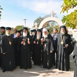 Патријарси антиохијски Јован X и српски Иринеј посјетили манастир Острог