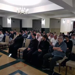 Књига „Ухваћени у вршењу својих права“ промовисана у Бару