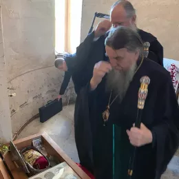 Епископ рибински Г. Венијамин служио у манастиру Косијерево