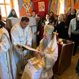 Освећење живописа у храму Благовијести у мојковачким Пољима