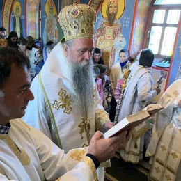 Освећење живописа у храму Благовијести у мојковачким Пољима