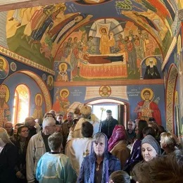 Освећење живописа у храму Благовијести у мојковачким Пољима