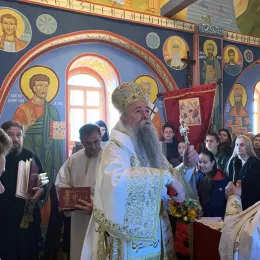 Освећење живописа у храму Благовијести у мојковачким Пољима