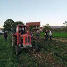 Моба на економији Саборног храма у Никшићу