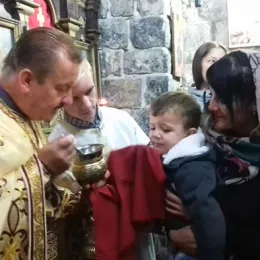 Крсту твоме поклањамо се Владико