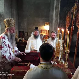Епископ Јоаникије служио Литургију у манастиру Ђурђеви Ступови