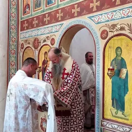 Прослављена годишњица освећења спомен храма на Вучјем долу