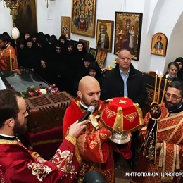 Заупокојена архијерејска литургија у Цетињском манастиру поводом упокојења Митрополита Амфилохија