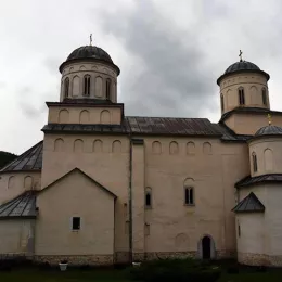 У манастиру Милешеви торжествено прослављен Свети краљ Владислав и освештан нови конак