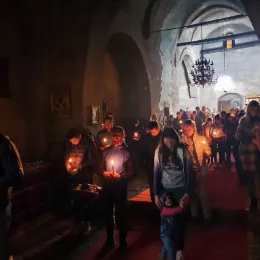 У манастиру Ђурђеви Ступови служен молебан за спас српског народа на Косову и Метохији