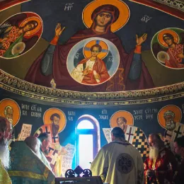 Епископ Методије служио Литургију и помен у манастиру Косијерево