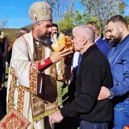 Прослављена слава спомен-храма Светог Лонгина 