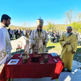 Прослављена слава спомен-храма Светог Лонгина 