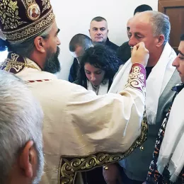 Литургија у храму Светог архангела Михаила у Ријеци Марсенића