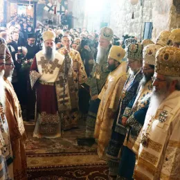 Патријарх српски г. Порфирије устоличен у Пећкој Патријаршији