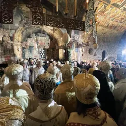 Патријарх српски г. Порфирије устоличен у Пећкој Патријаршији