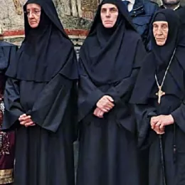 Патријарх српски г. Порфирије устоличен у Пећкој Патријаршији