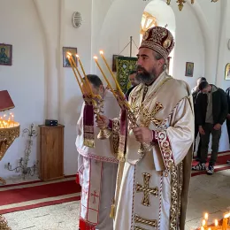 Епископ Методије служио Литургију на Крсцу у Голији