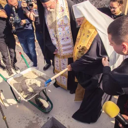 Полагање и освећење камена темељца цркве и гимназије Светога Саве