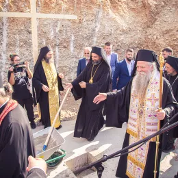 Полагање и освећење камена темељца цркве и гимназије Светога Саве