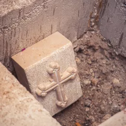 Полагање и освећење камена темељца цркве и гимназије Светога Саве