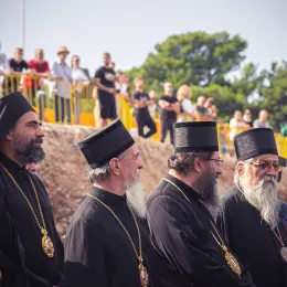 Полагање и освећење камена темељца цркве и гимназије Светога Саве