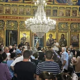 Саборно крштење у манастиру усред насиља у Гази