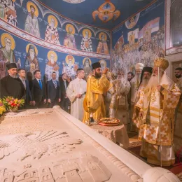 Света Архијерејска Литургија и петогодишњи помен блаженопочившем Митрополиту  Амфилохију