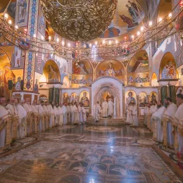 Света Архијерејска Литургија и петогодишњи помен блаженопочившем Митрополиту  Амфилохију