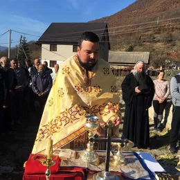 Митровдан молитвено прослављен у Мартиновићима код Гусиња