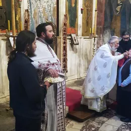 Литургијско сабрање у Високим Дечанима