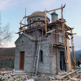 Освештани крстови и звона за храм Светог Николе у Главацама код Берана