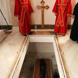 Молитвени испраћај патријарха и оца нашег Иринеја