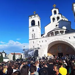 Подгорица на кољенима дочекала свог Митрополита
