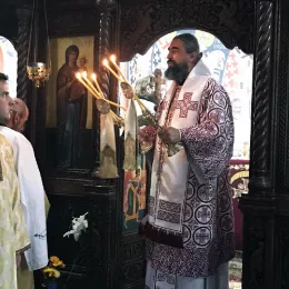 Литургија и рукоположење у манастиру Косијерево