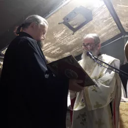 У храму Светог Нектарија Егинског, који се гради у Никшићу, одслужена прва Света Литургија