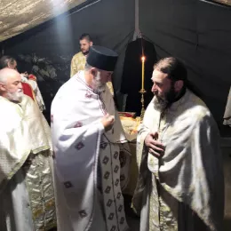 У храму Светог Нектарија Егинског, који се гради у Никшићу, одслужена прва Света Литургија