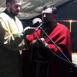 У храму Светог Нектарија Егинског, који се гради у Никшићу, одслужена прва Света Литургија