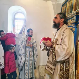 Епископ Методије освештао обновљени храм у селу Превиш код Шавника