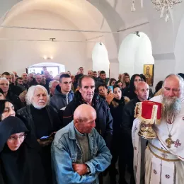 Епископ Методије освештао обновљени храм у селу Превиш код Шавника