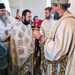 Епископ Методије освештао обновљени храм у селу Превиш код Шавника