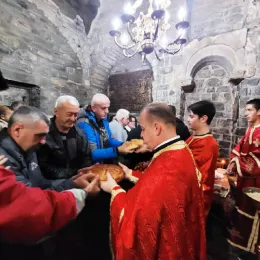 Литургија у цркви Светих апостола Петра и Павла у Бијелом Пољу 