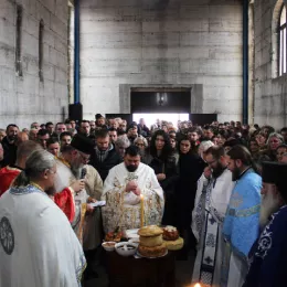 Молитвено прослављена храмовна слава цркве Светог Нектарија Егинског у Никшићу