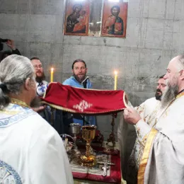 Молитвено прослављена храмовна слава цркве Светог Нектарија Егинског у Никшићу