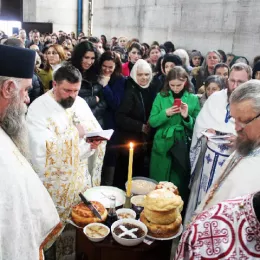 Молитвено прослављена храмовна слава цркве Светог Нектарија Егинског у Никшићу
