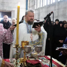 Молитвено прослављена храмовна слава цркве Светог Нектарија Егинског у Никшићу