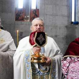 Молитвено прослављена храмовна слава цркве Светог Нектарија Егинског у Никшићу