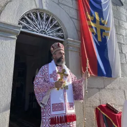 Епископ Методије, на празник Светог апостола Матеја, служио Литургију у Вилусима 